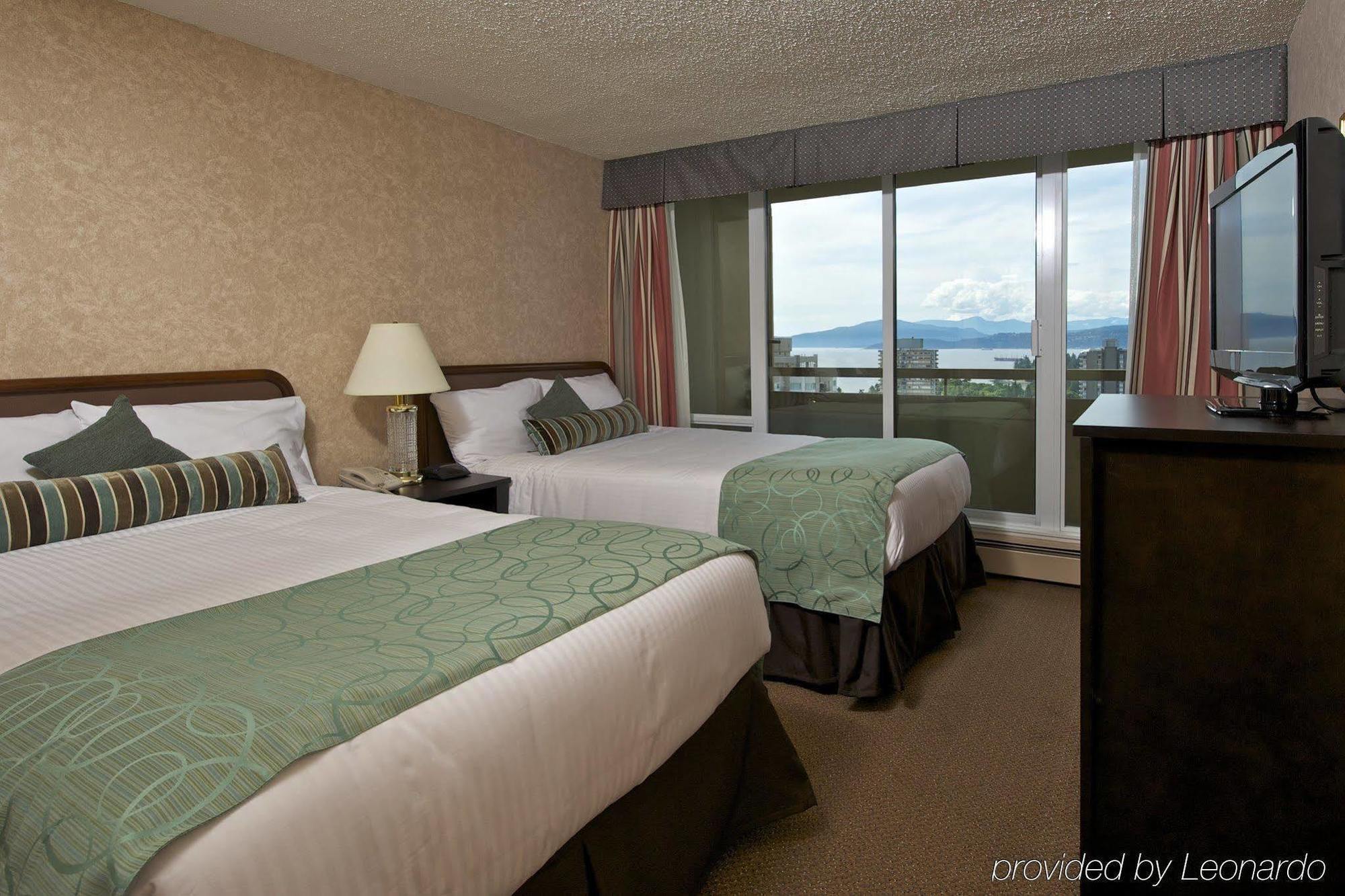Coast Plaza Hotel And Suites แวนคูเวอร์ ห้อง รูปภาพ